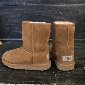 UGG Classic Chestnut Kids Suede Boots Size 12. Unisex Boy Girl